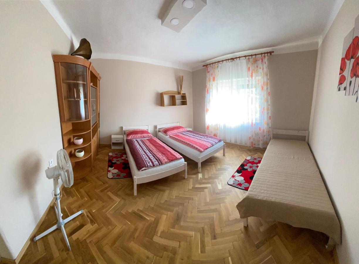 בלטונללה Edina Apartman מראה חיצוני תמונה