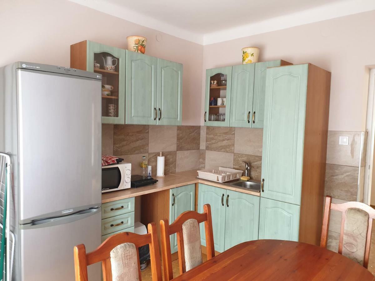 בלטונללה Edina Apartman מראה חיצוני תמונה